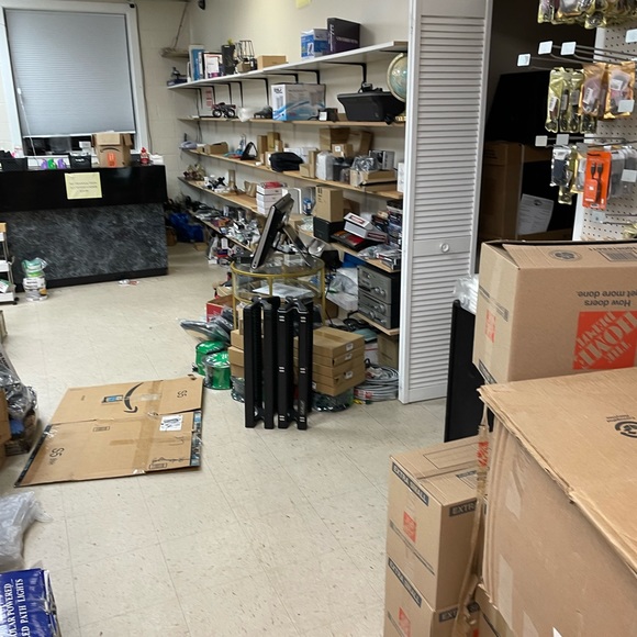 Mystery box guaranteed 20 items for a box of $20 items guaranteed worth more $20 - Picture 3 of 11